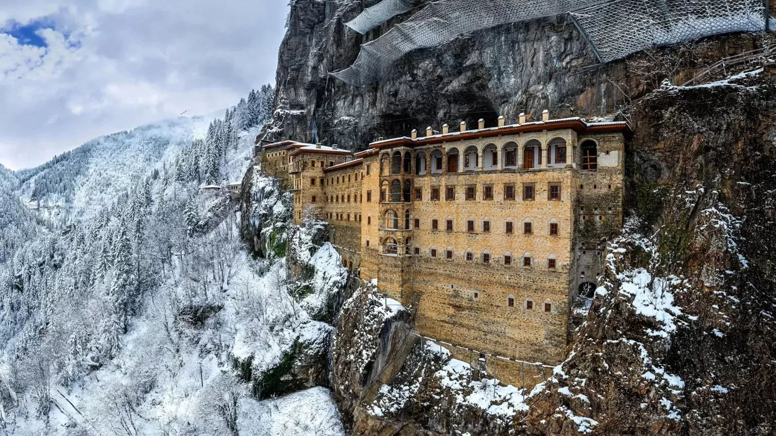 Trabzon: Sümela Monastery, Cave, and Hamsiköy Daily Tour